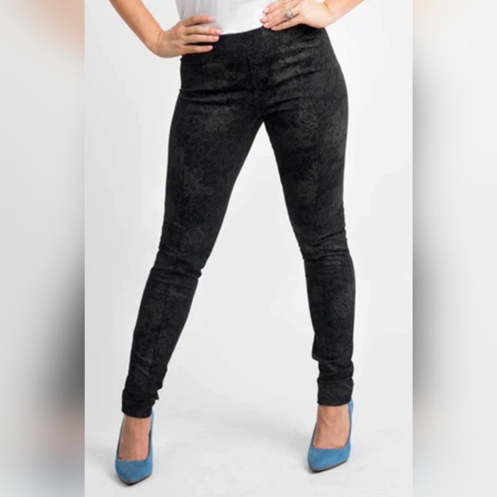 🎉3/$50🎉 RW&Co City Legging